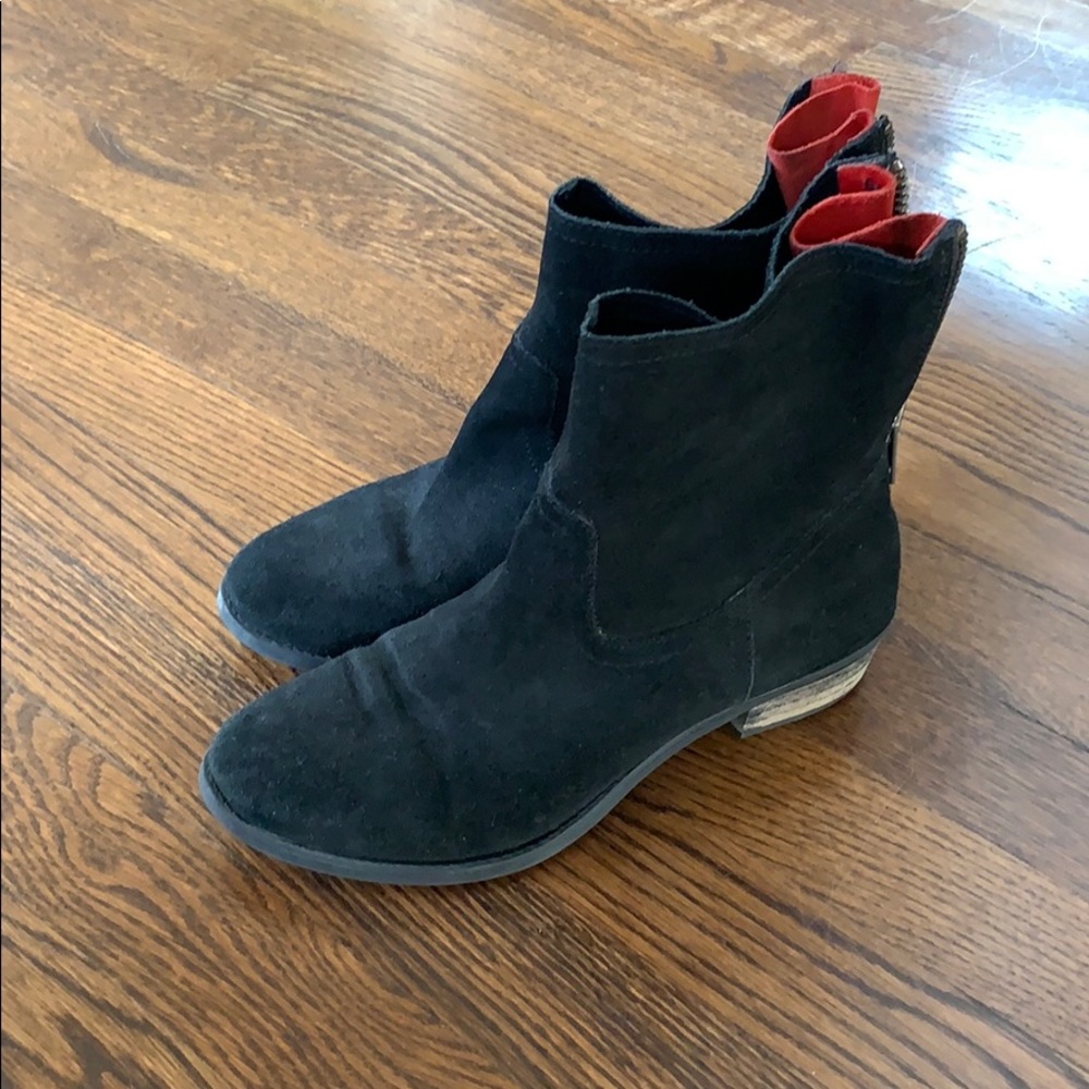 Suede black boots